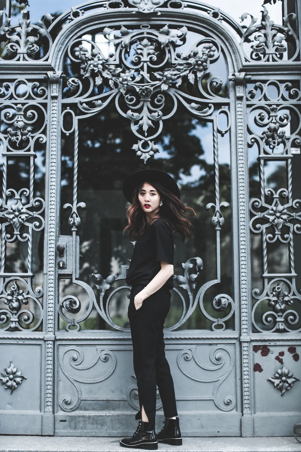 Julia Doan, Vietnamese Fashion Blogger, Wephobia, Ren by tee, Vietnamese Fashion Design, Vietnamese Fashion, All black outfit, hot blogger vietnam, Julia Thuy Linh Doan, Berlin Fashion Blogger, Floralpunk founder, wearfloralpunk