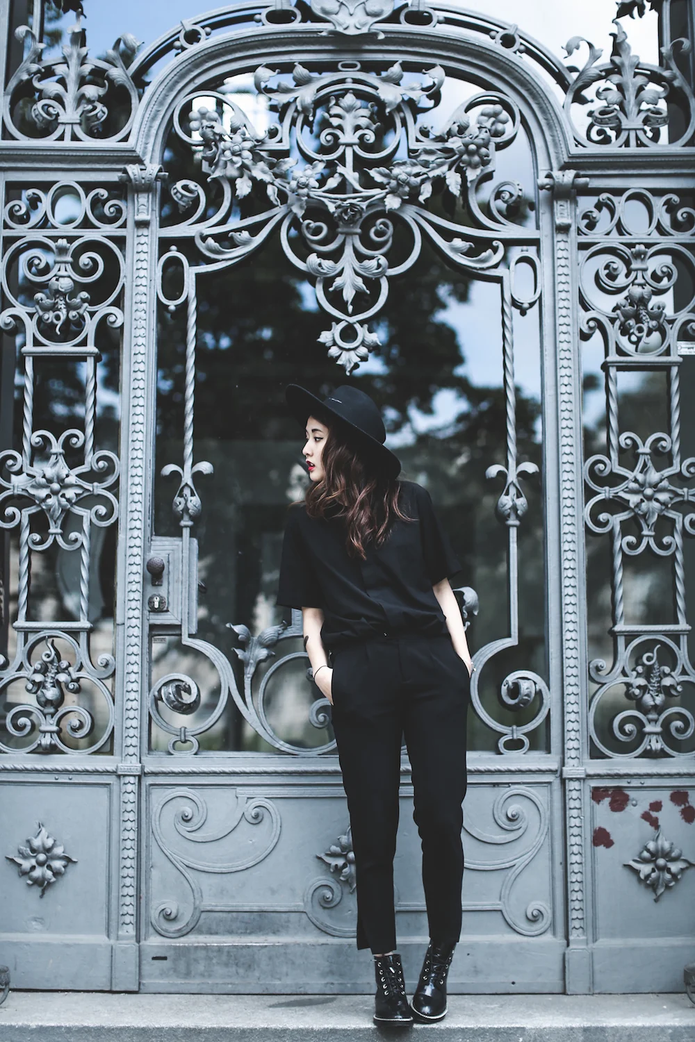 Julia Doan, Vietnamese Fashion Blogger, Wephobia, Ren by tee, Vietnamese Fashion Design, Vietnamese Fashion, All black outfit, hot blogger vietnam, Julia Thuy Linh Doan, Berlin Fashion Blogger, Floralpunk founder, wearfloralpunk