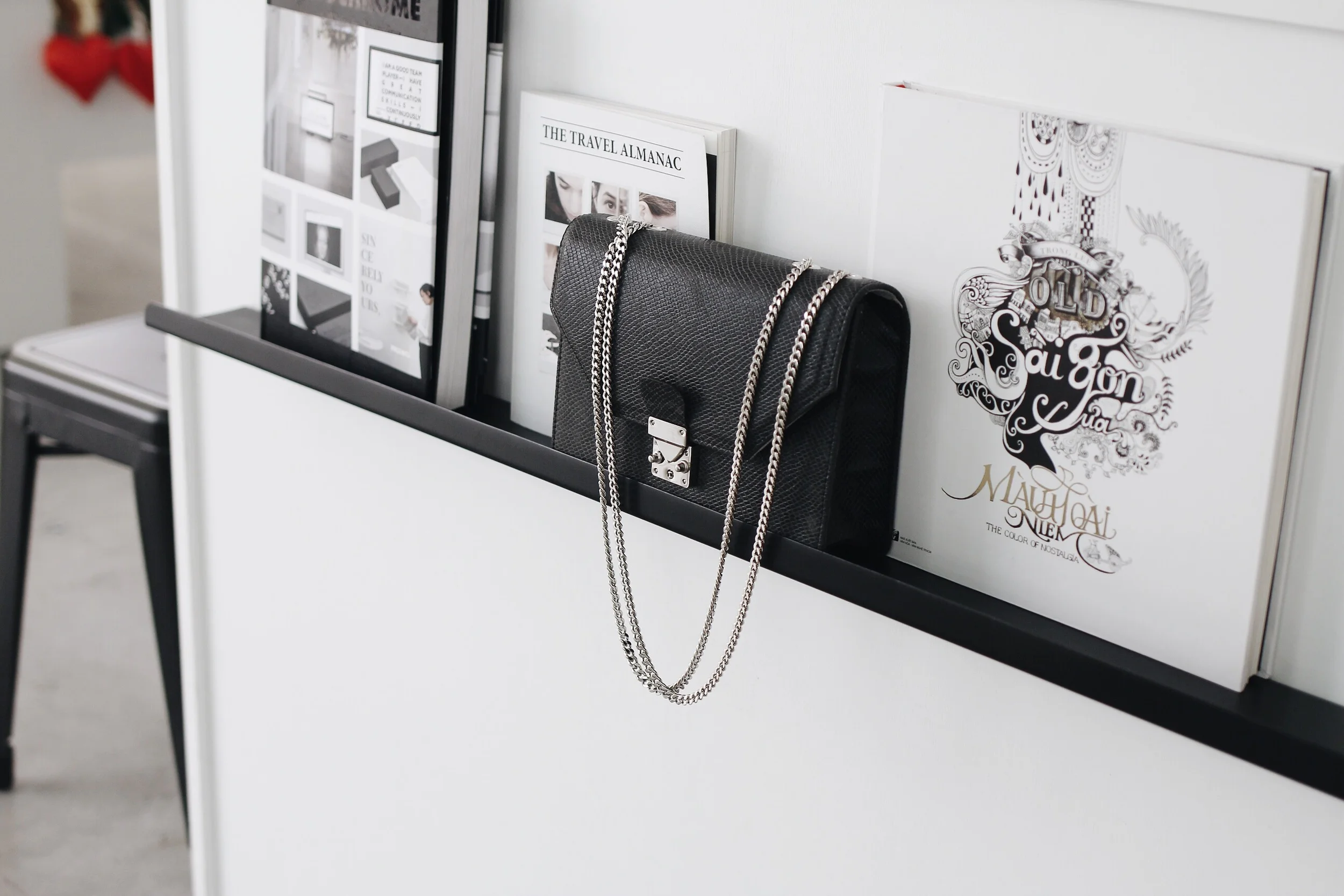 Got this bag from Korea, it's seriously so pretty ! Perfect for city girls.