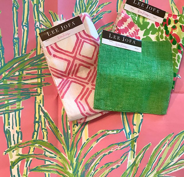 The Lilly Pulitzer collection for Lee Jofa is getting us excited for Summer. The collection includes indoor/outdoor fabrics, wallpaper, and trim! 🌸