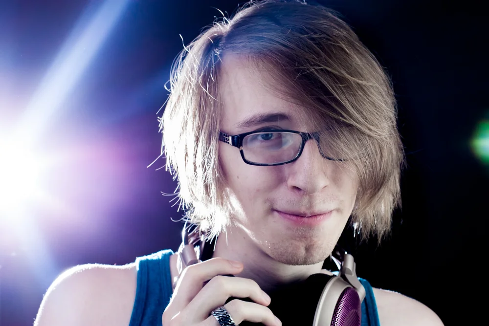 Day 20 of 30 Ways To Light A Portrait On A Black Backdrop Write Lighting.jpg