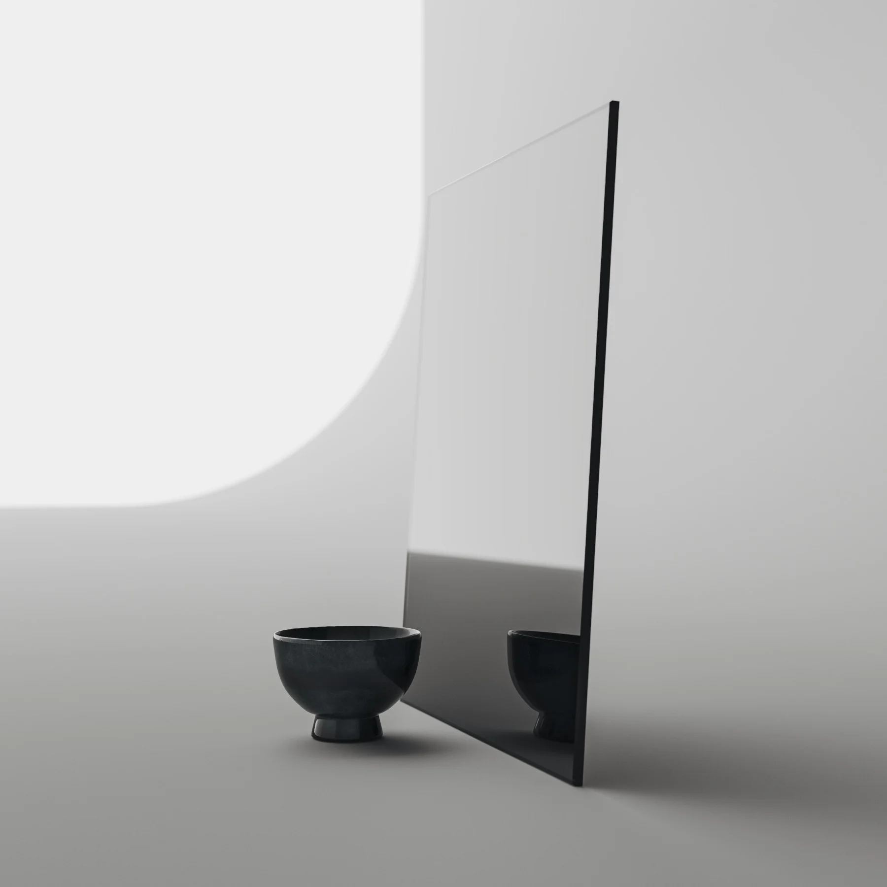 Side photo of black mirror