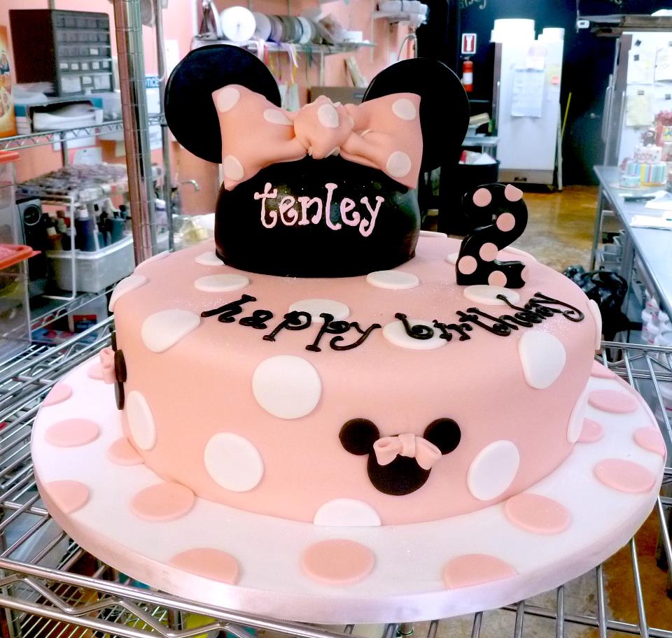 Children S Cakes Fancy Cakes By Leslie - num noms cake roblox birthday cake birthday cake girls