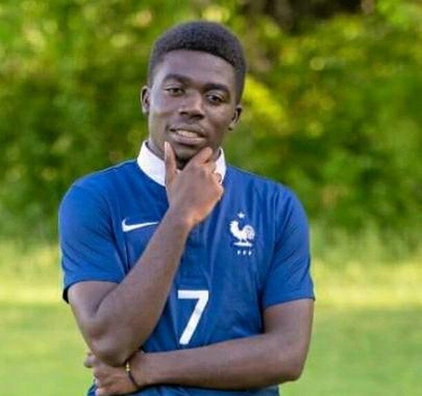 🔦📢🔥Coach Spotlight🔥📢🔦 Name: Eric A Ntakirutimana 
Team: 07B Wood
Fun Fact: Born in Africa 
Favorite Quote : &ldquo;Love yourself first and everything else falls into line. You really have to love yourself to get anything done in this world.&rdq