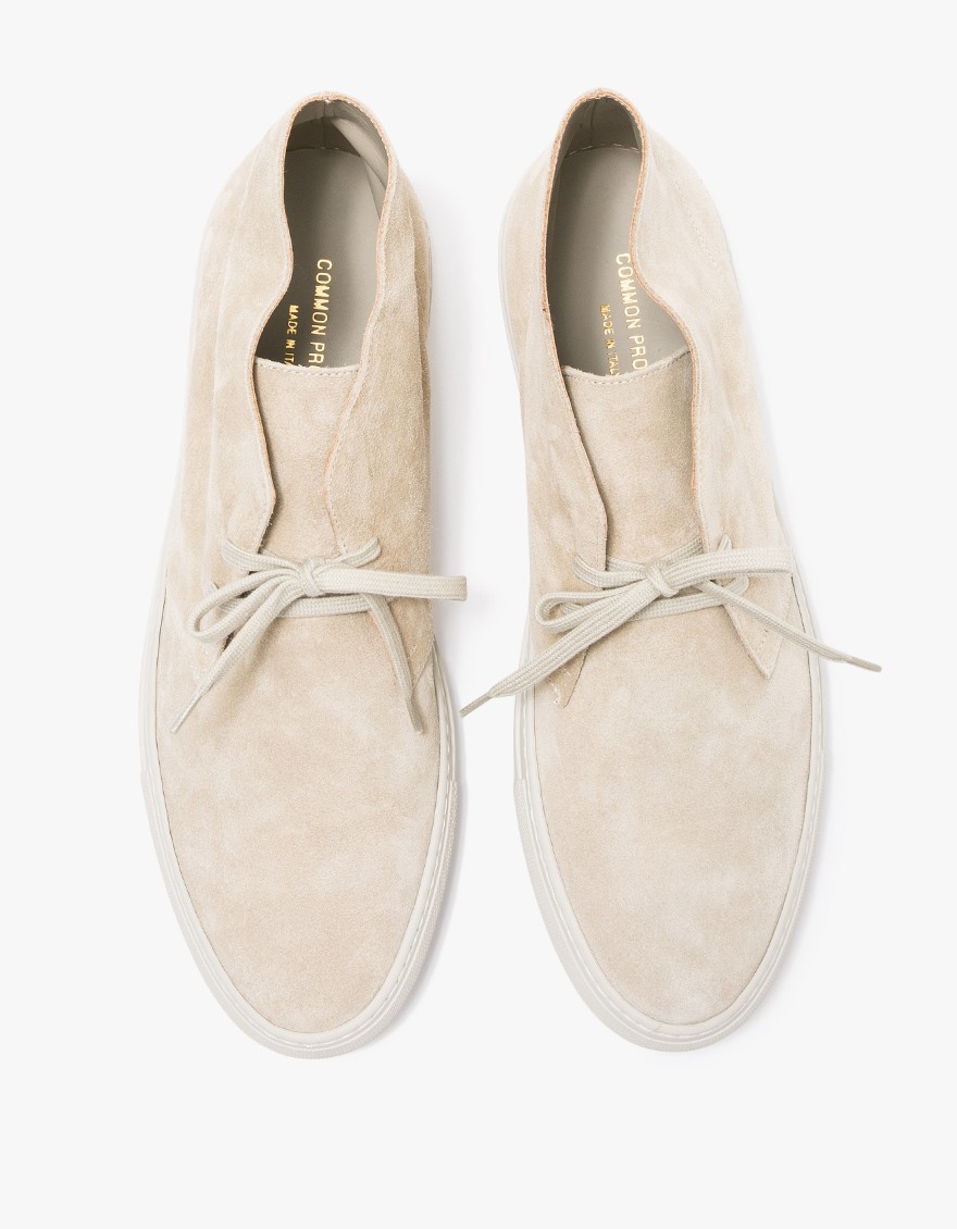 Common Projects Chukka in Suede