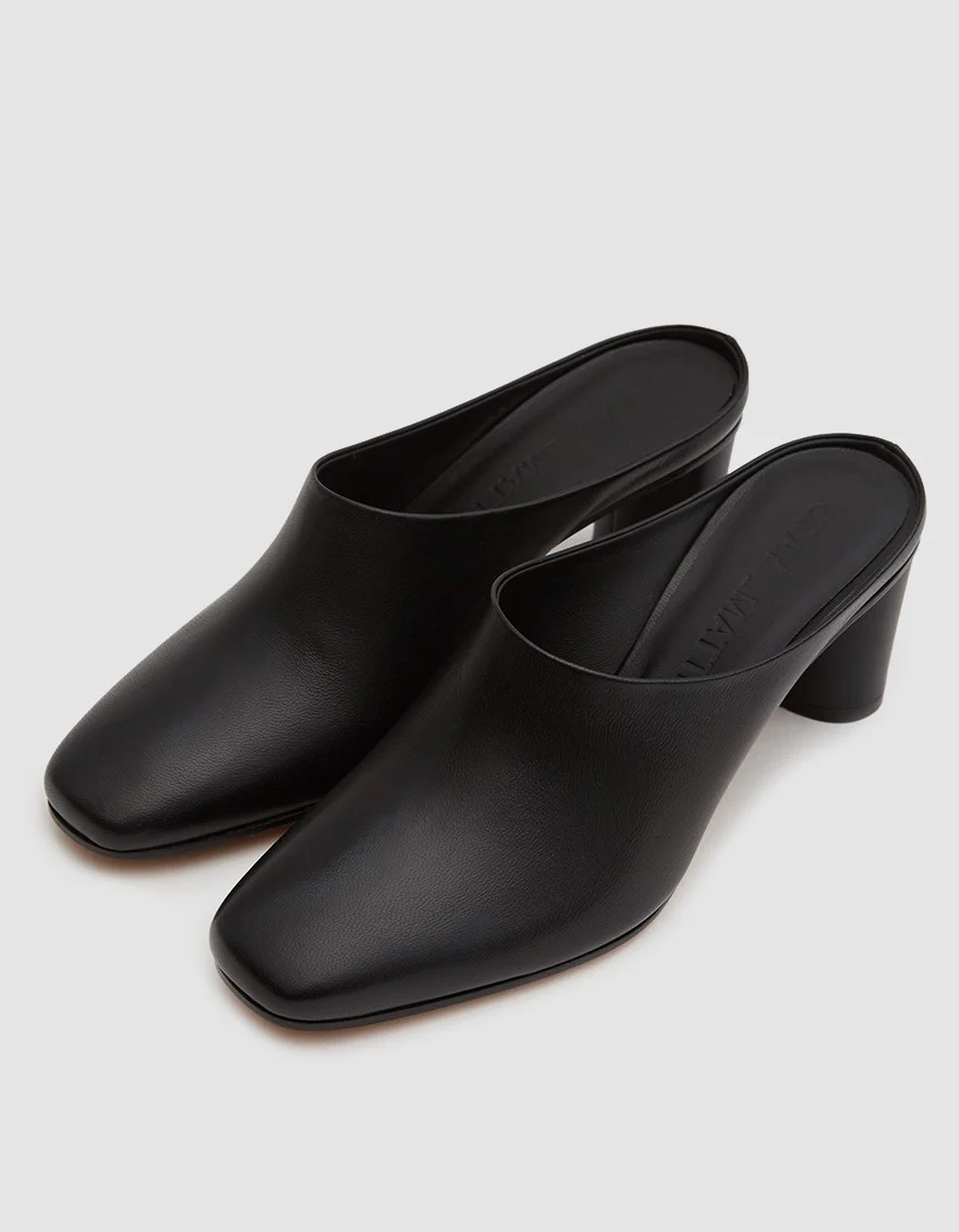 Micol Mule in Nero