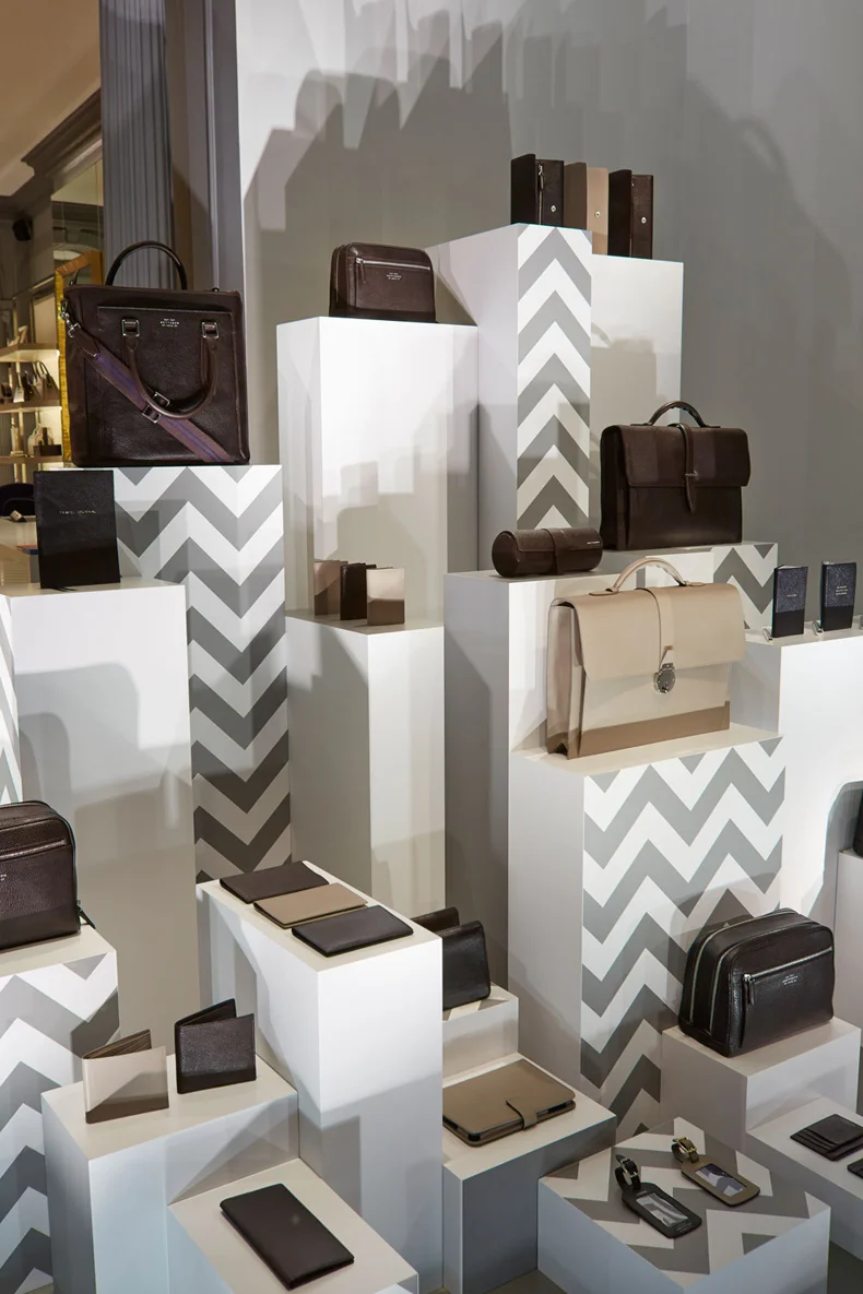 Creative: Chameleon Visual Installation: Chameleon Visual & Smythson VM Photography: Melvyn Vincent