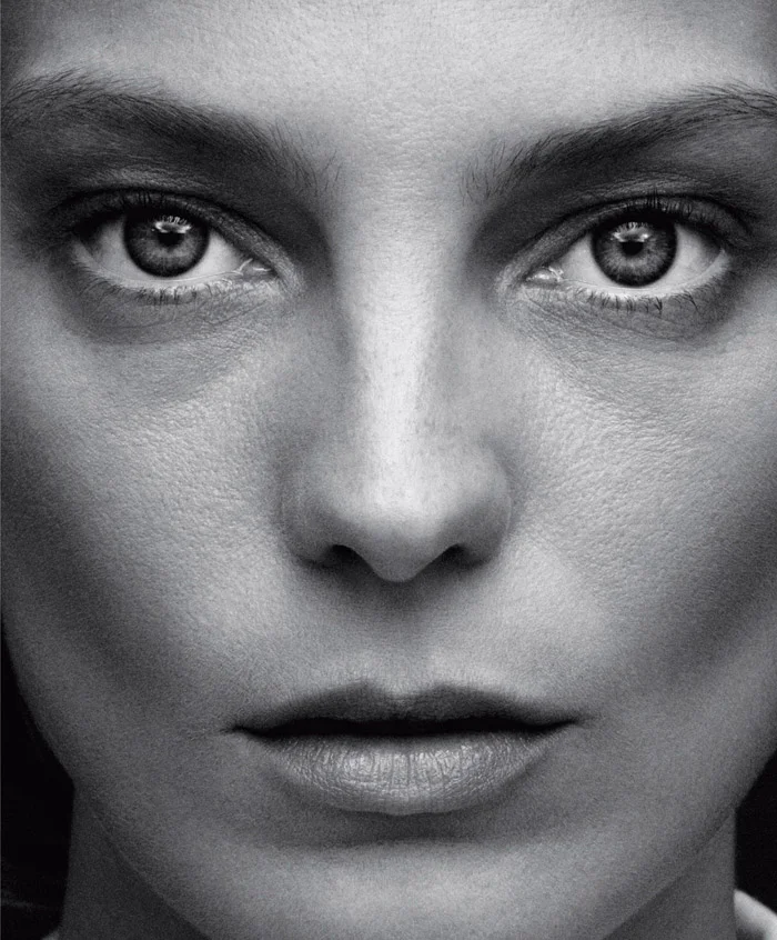 Daria-Werbowy-by-Daniel-Jackson-for-Harpers-Bazaar-1.jpg