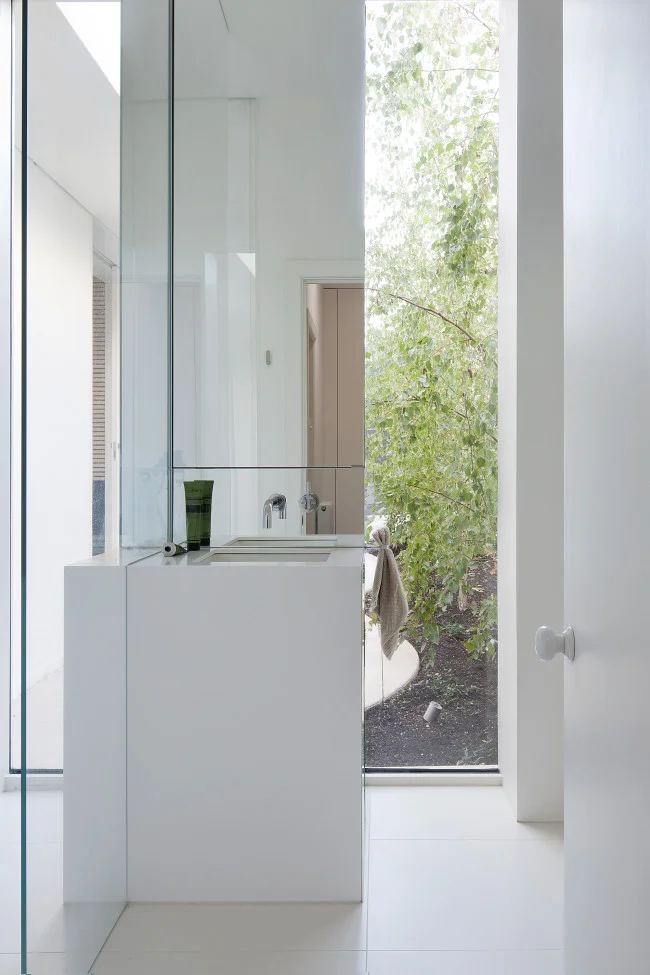 studiofour_alfred-street-residence_12-650x975.jpg
