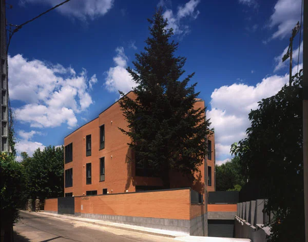 TR4_05.jpg