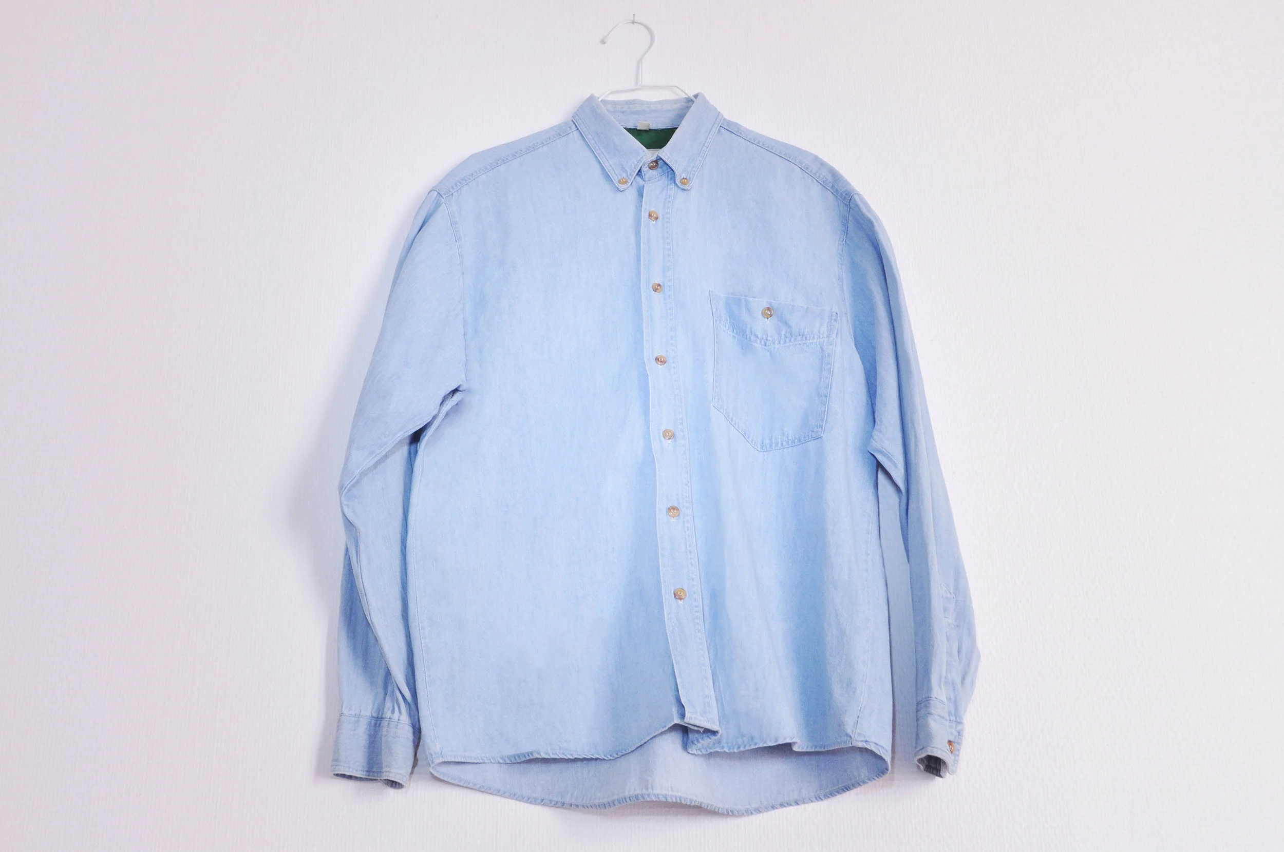 arianehaas_embroidered_shirts_ahe001_02.jpg