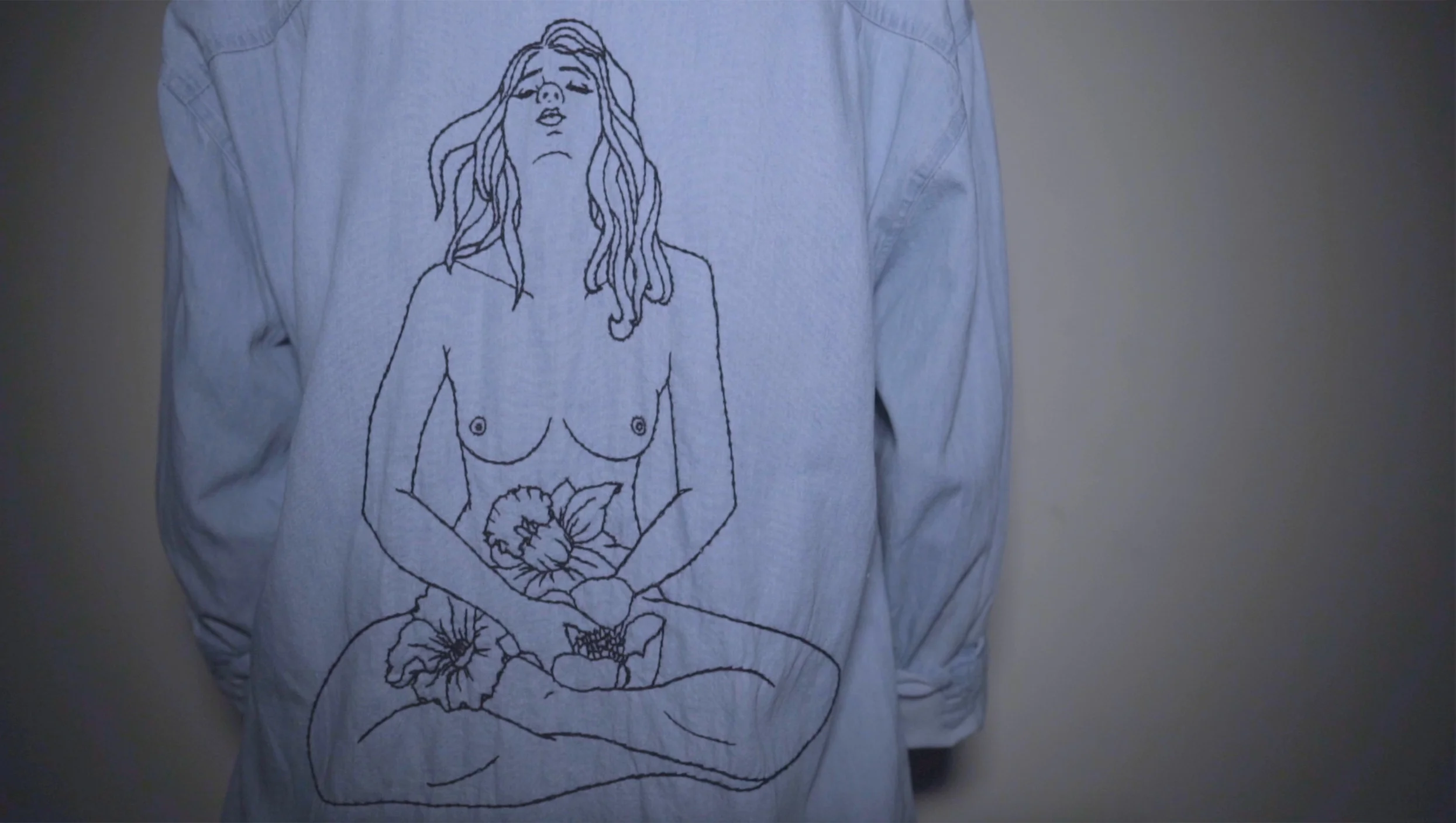 arianehaas_embroidered_shirts_ahe001_04.jpg