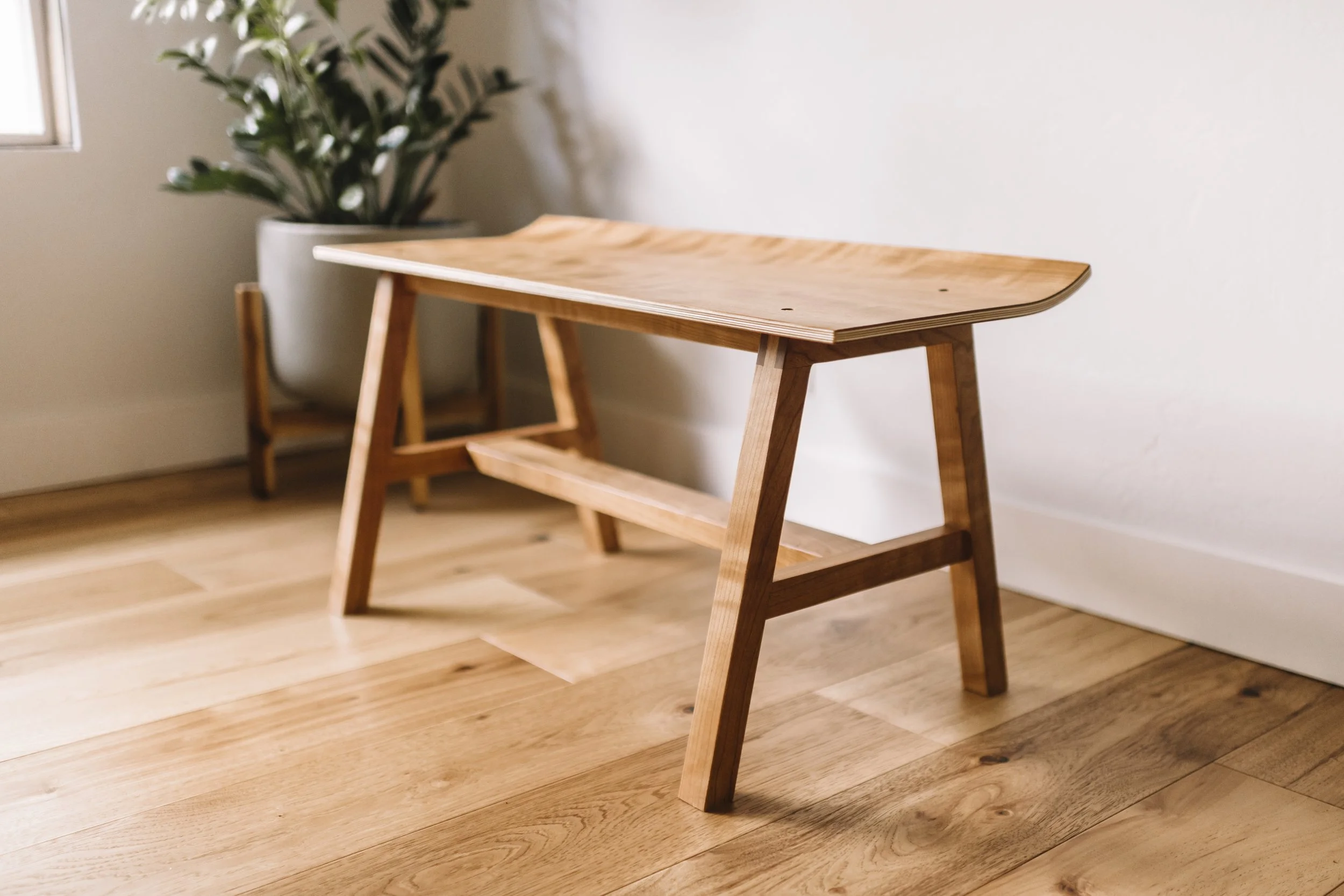 Laminated Bench in Cherry