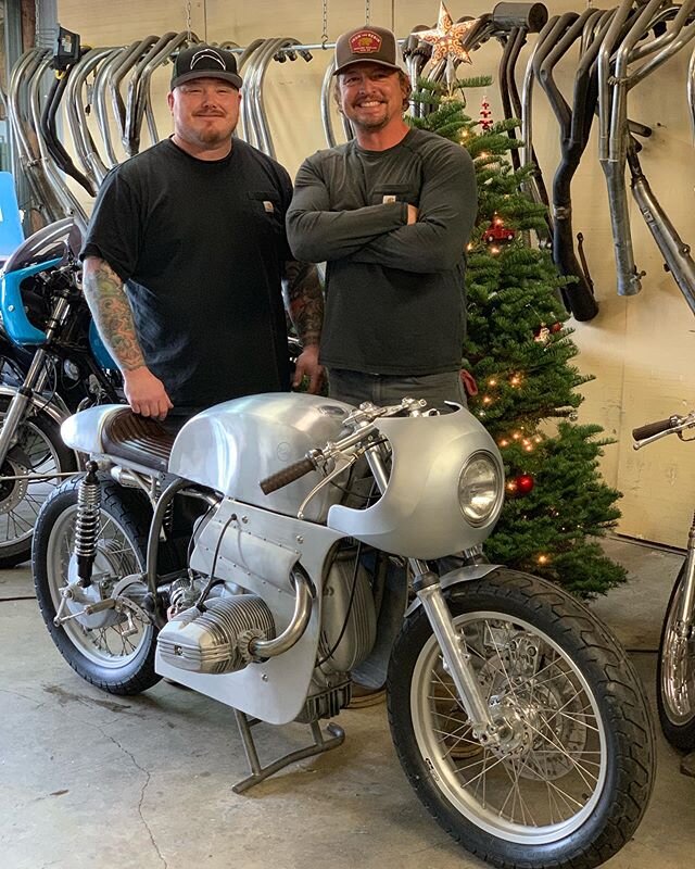 Started 2020 with the lucky winner of the all-aluminum BMW R80! 
Congrats @bobby_searcher 
#bmw #metalwork #caferacer #vintage #winner #2020 #motorcycle