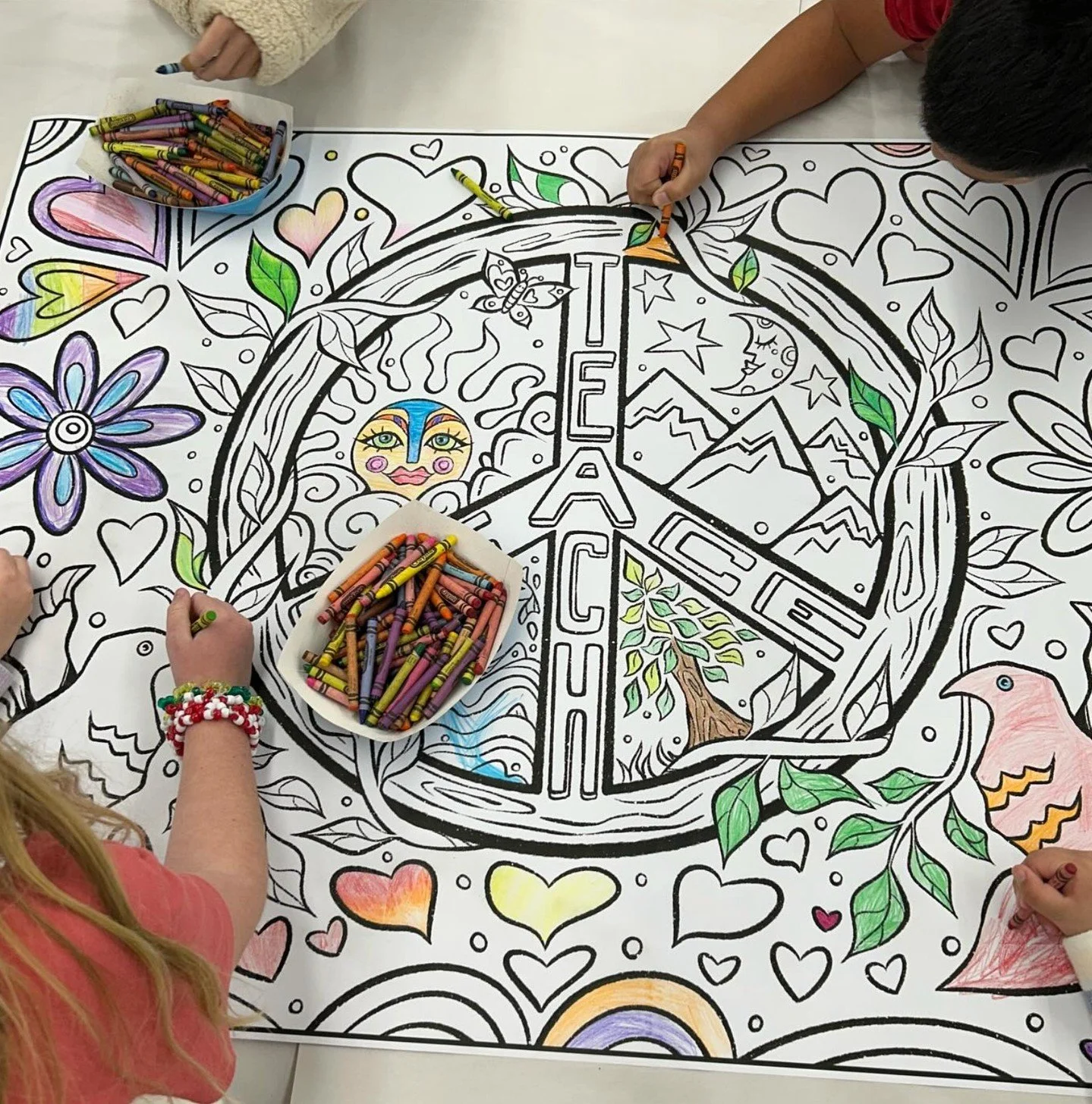 Enroll your child today for Peace Day Art Camp, open to children grades 1st-8th (ages 6-14)! Join us at the studio next Monday, January 19th-- Link to register in our bio!

🕊 Morning and Afternoon sessions offer a variety of relaxing art projects fo