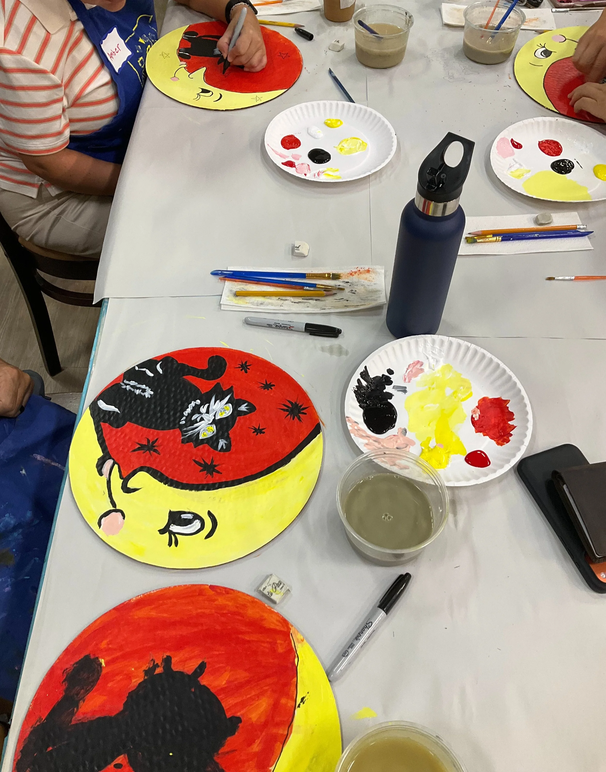 Thank you for joining us for Family Paint Night on Friday! Swipe to see all of the fabulous artwork from this month&rsquo;s workshop. Join us for our next Family Art Night on October 30th&mdash; link for early registration is in our bio!

#familyartn