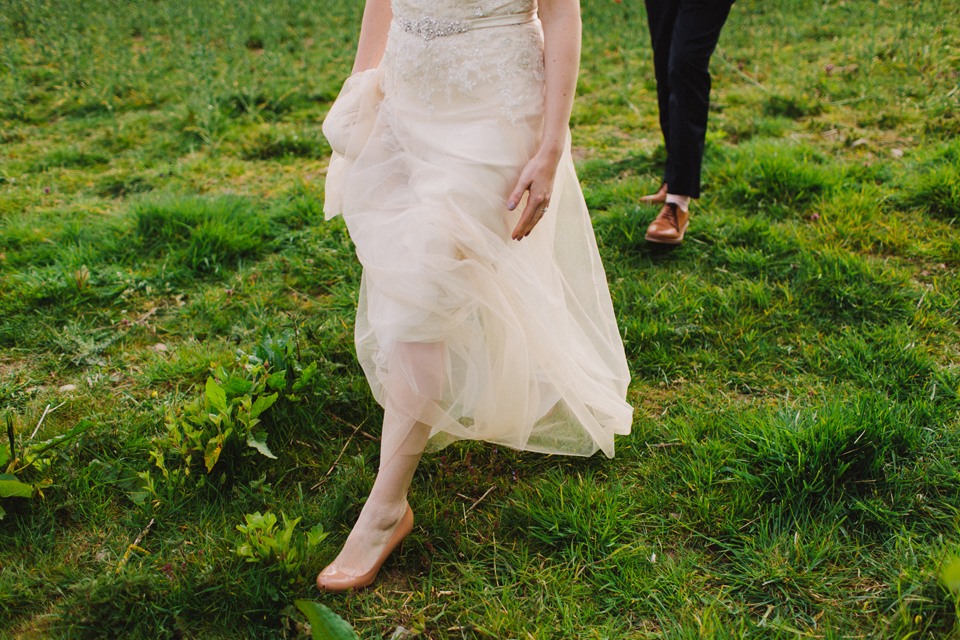 027-wedding-photographer-shustoke-barn.jpg