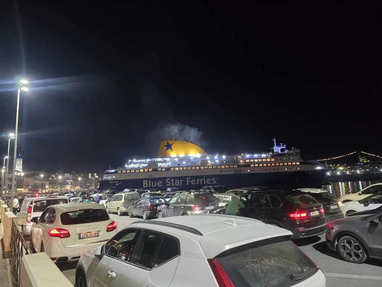 Οι «πονηράδες» των επιβατών του «Blue Star Μύκονος» και οι ευθύνες