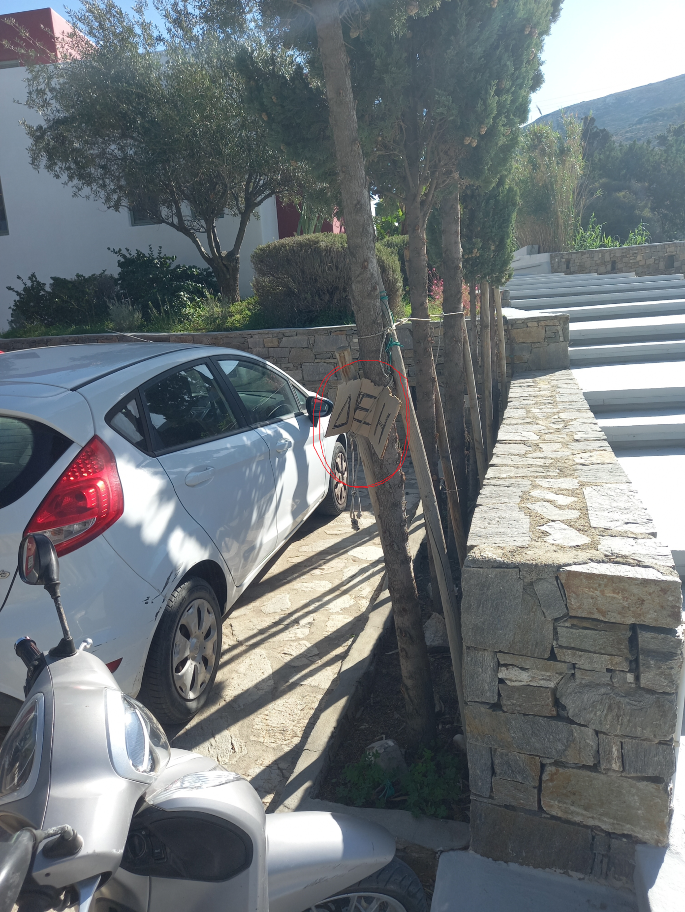 Ιστορίες καθημερινής τρέλας στην Πάρο