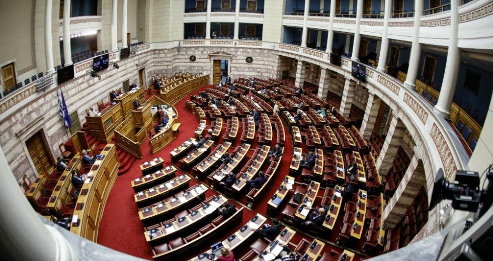 Με τις ψήφους της Ν.Δ. «δικαίωμα» όλων η πτώχευση