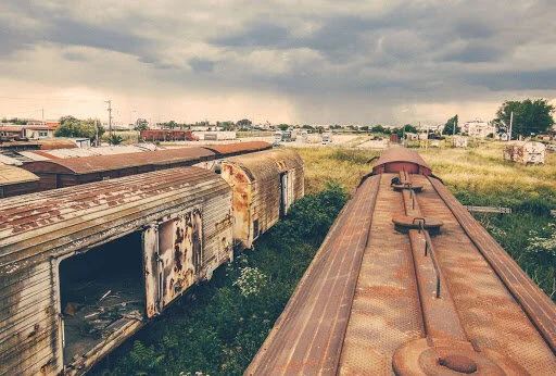 Ο οικισμός (Παροικιά), που έβλεπε τα άλλα τραίνα να περνούν!