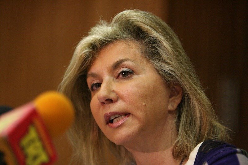 Πρόστιμα σε μαθητές προανήγγειλε η Ζ. Μακρή