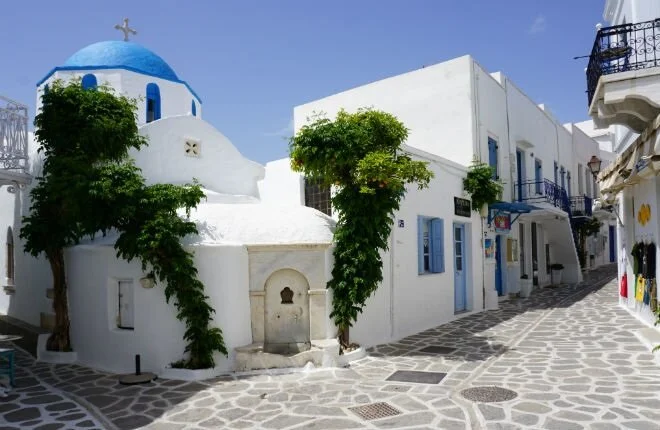 Πλακοστρώσεις στην Παροικιά