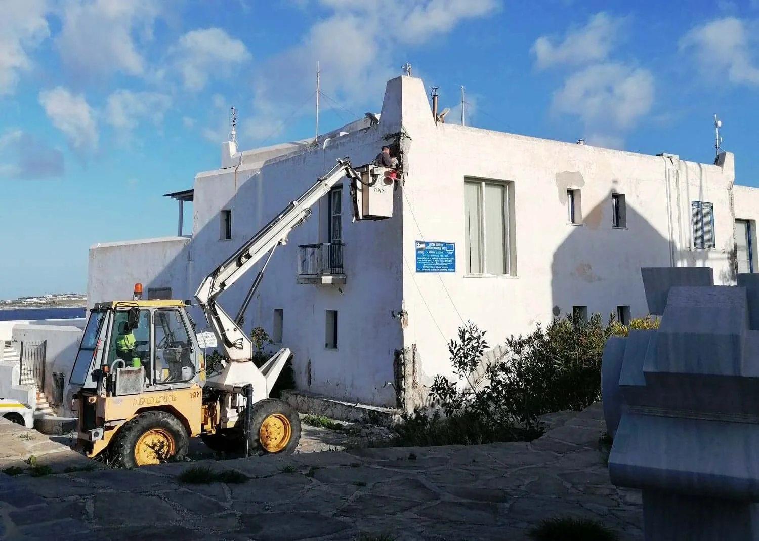 ΣΕΟΤΑΠΑ: Δεν έχουμε λάβει απαντήσεις με ποια μελέτη γίνονται οι εργασίες στο δημαρχείο Πάρου
