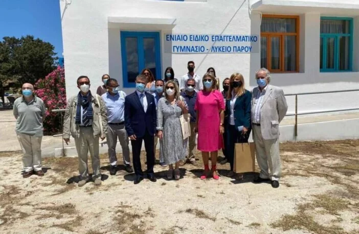 Παρουσία της υφ. Παιδείας, Ζ. Μακρή, τα εγκαίνια στο ΕΝΕΕΓΥΛ Πάρου
