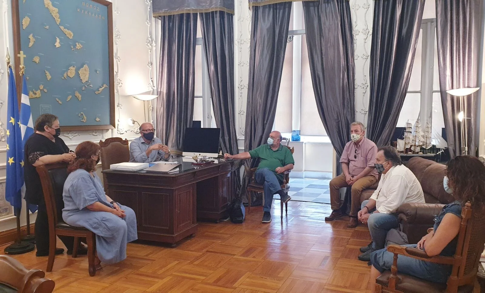 Ανακοίνωση της Περ. Ν. Αιγαίου για την επίσκεψη Συρμαλένιου στον αντιπεριφερειάρχη Κυκλάδων