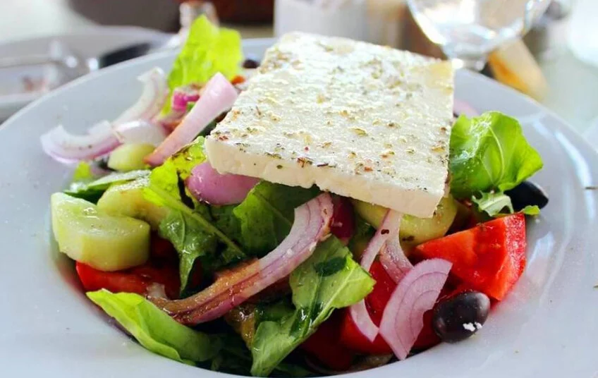 Αφού τα έκανε σαλάτα ο δήμος, τώρα τρέχει και ζητάει συγγνώμη