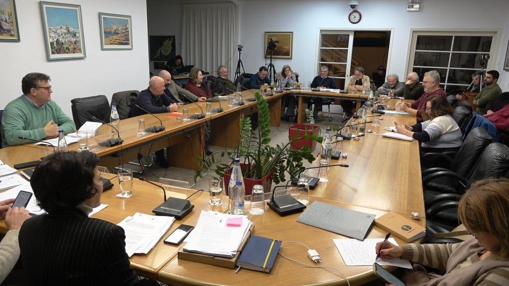 Paros Media Group: Η δημόσια μετάδοση των συνεδριάσεων του Δημοτικού Συμβουλίου ως ζήτημα διαφάνειας