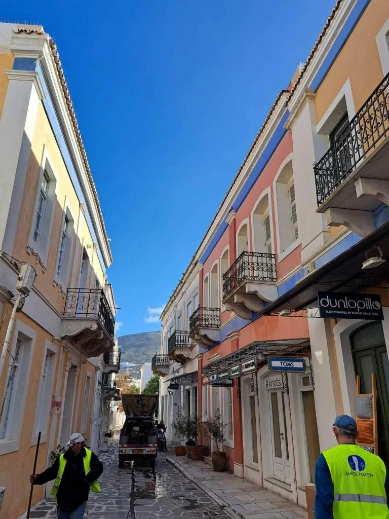Ευπρεπισμός παραδοσιακού οικισμού Παροικιάς ενόψει του εορτασμού της 15ης Αυγούστου