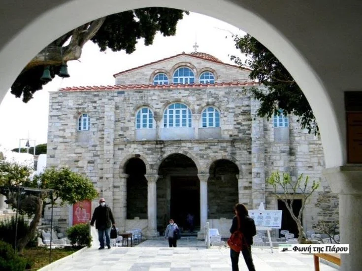 Το πρόγραμμα Ακολουθιών τη Μεγάλη Εβδομάδα στην Εκατονταπυλιανή