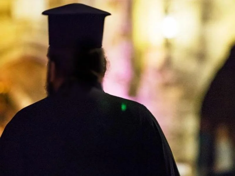 Ντροπή: Δεσπότης «χτύπησε» ακίνητο μικρομεσαίου οφειλέτη σε πλειστηριασμό!