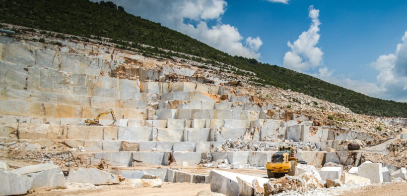 Σημαντική εξέλιξη για την ολοκλήρωση των έργων του αεροδρομίου | Ο Όμιλος AKTOR στα λατομεία «ΡΗΓΑΣ ΠΑΡΟΣ ΙΚΕ»