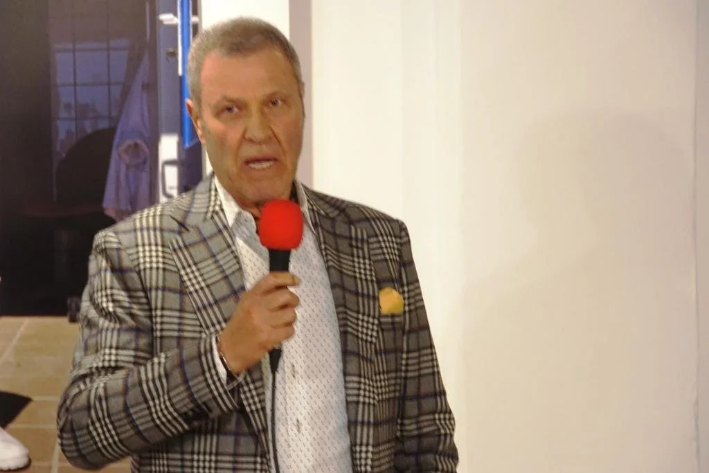 Ο Β. Πετρόπουλος αναλαμβάνει το κόστος της ψηφιοποίησης του ιστορικού αρχείου της Φωνής της Πάρου