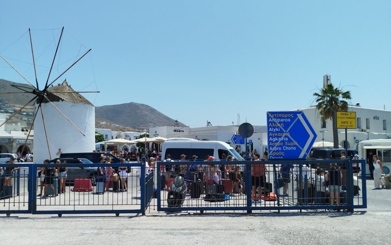 Επισήμανση, για το παριανό κυκλοφοριακό χάος | Του Γ. Δεκάριστου