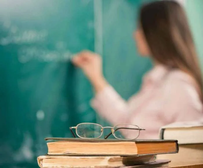 ΑΝΑΚΟΙΝΩΣΗ ΚΥΚΛΑΔΙΚΩΝ ΣΩΜΑΤΕΙΩΝ ΓΙΑ ΤΙΣ ΑΔΕΙΕΣ ΑΝΑΤΡΟΦΗΣ ΣΤΟΥΣ ΝΕΟΔΙΟΡΙΣΤΟΥΣ ΕΚΠΑΙΔΕΥΤΙΚΟΥΣ