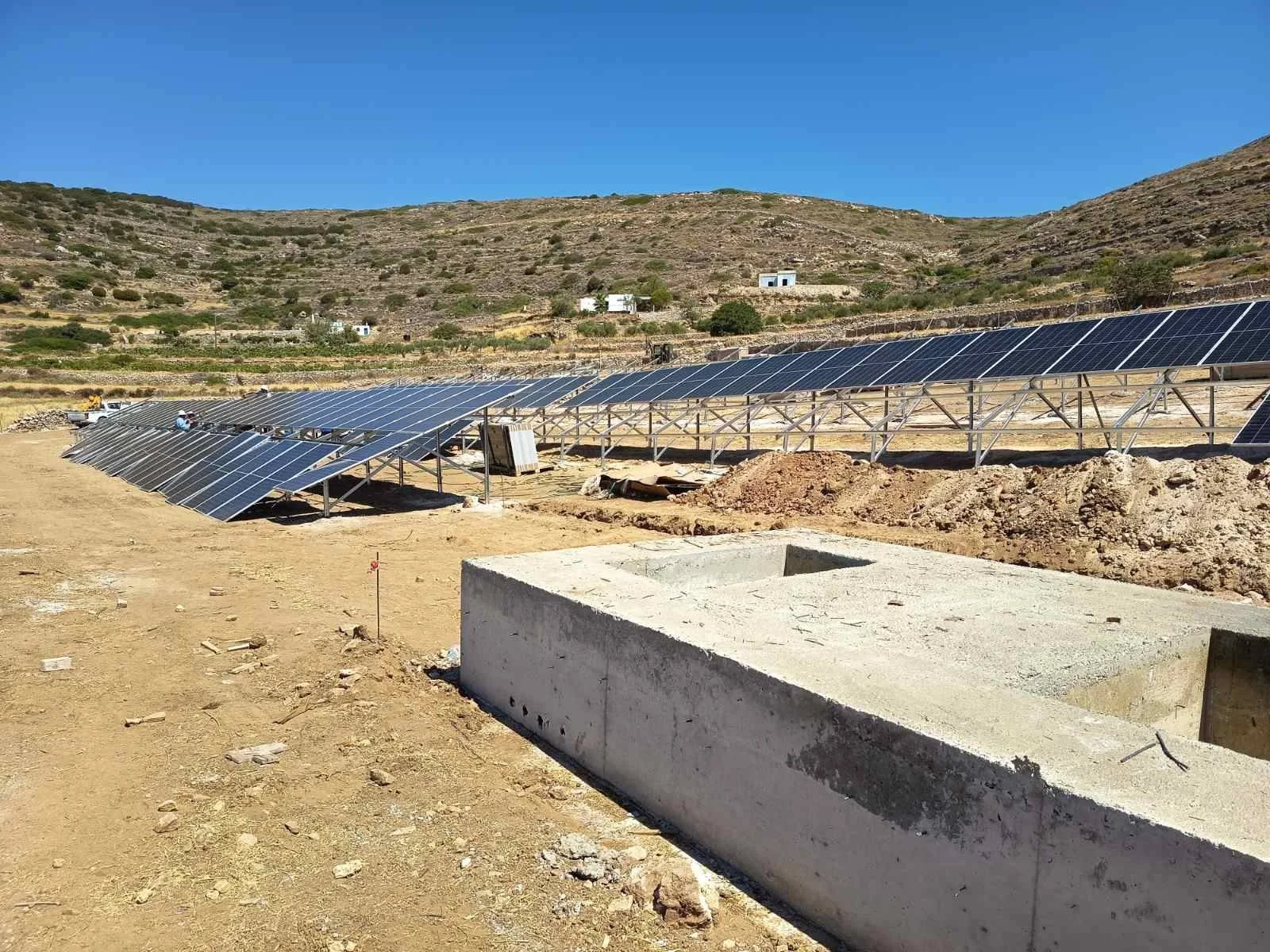 Νέα εγκατάσταση φωτοβολταϊκών στην Πάρο
