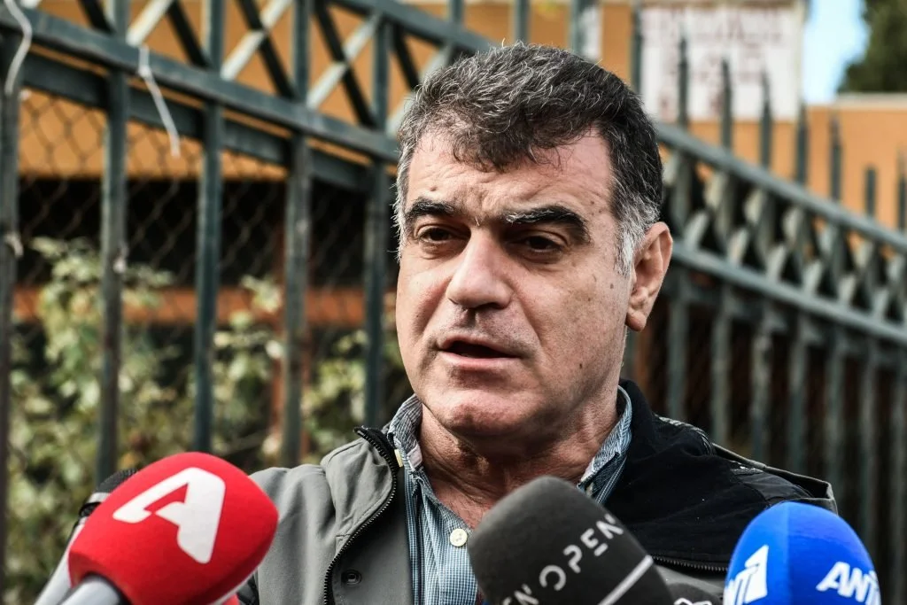 Καταγγελία Βαξεβάνη για τα Ellinika Hoaxes: Τους βάφτισαν δημοσιογράφους στη Γραμματεία Τύπου