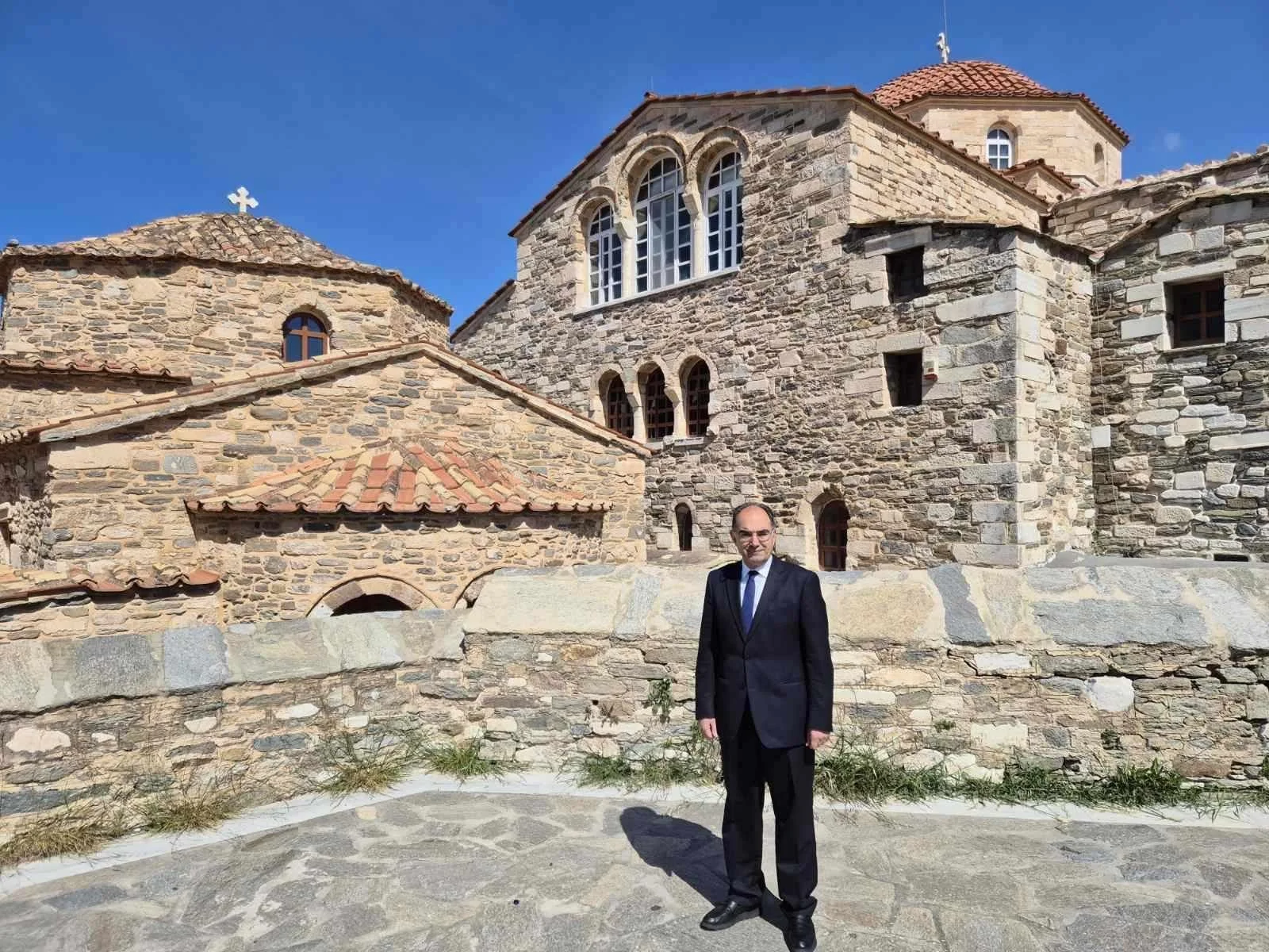 Οι ευχές του δημάρχου Πάρου, Κώστα Μπιζά, για το Πάσχα