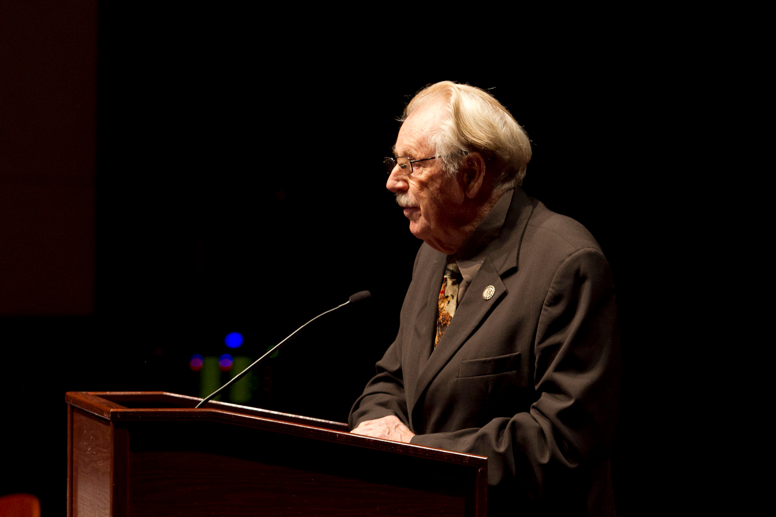  Rep. Roscoe Bartlett speaks at the 2011 annual conference 