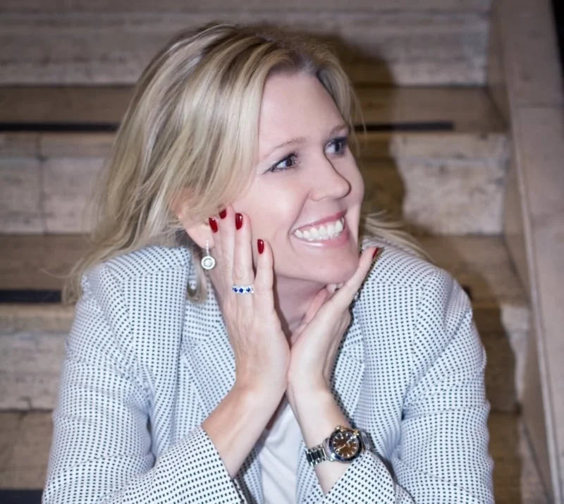 RebeccaHuffine_headshot_Web.jpg