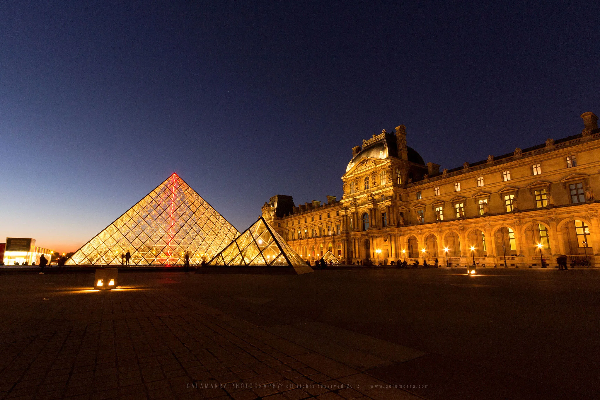 Paris VIII - Louvre and more hidden secrets