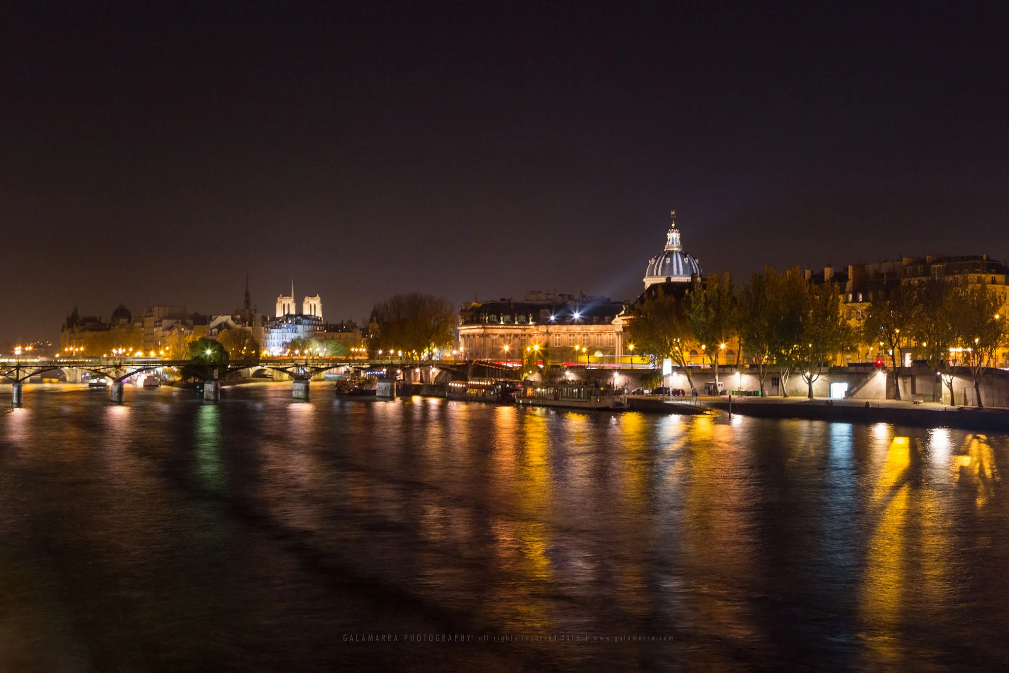 Paris XII - ...at night