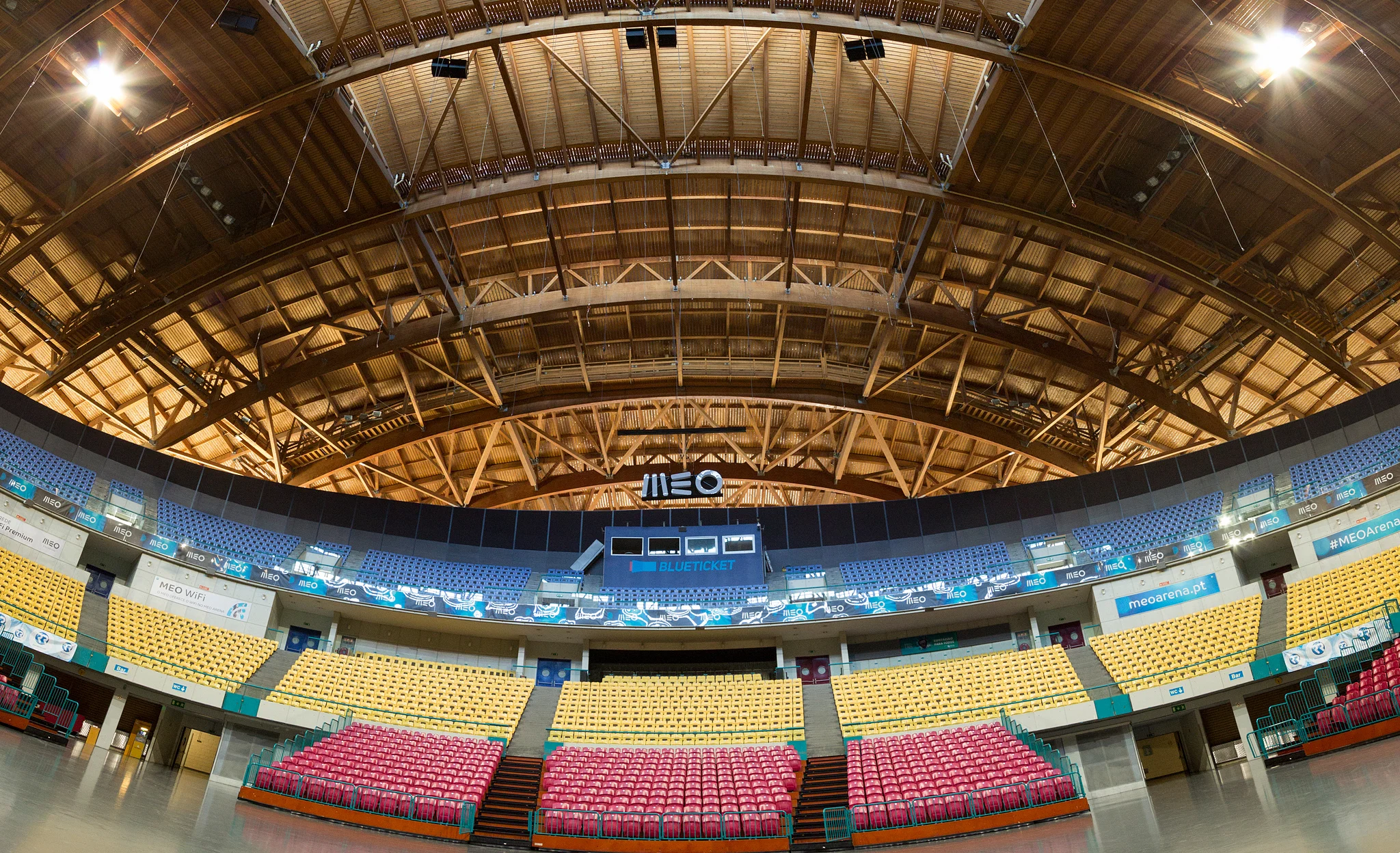 F_3432_MEO_Arena_Pano_1_web.jpg