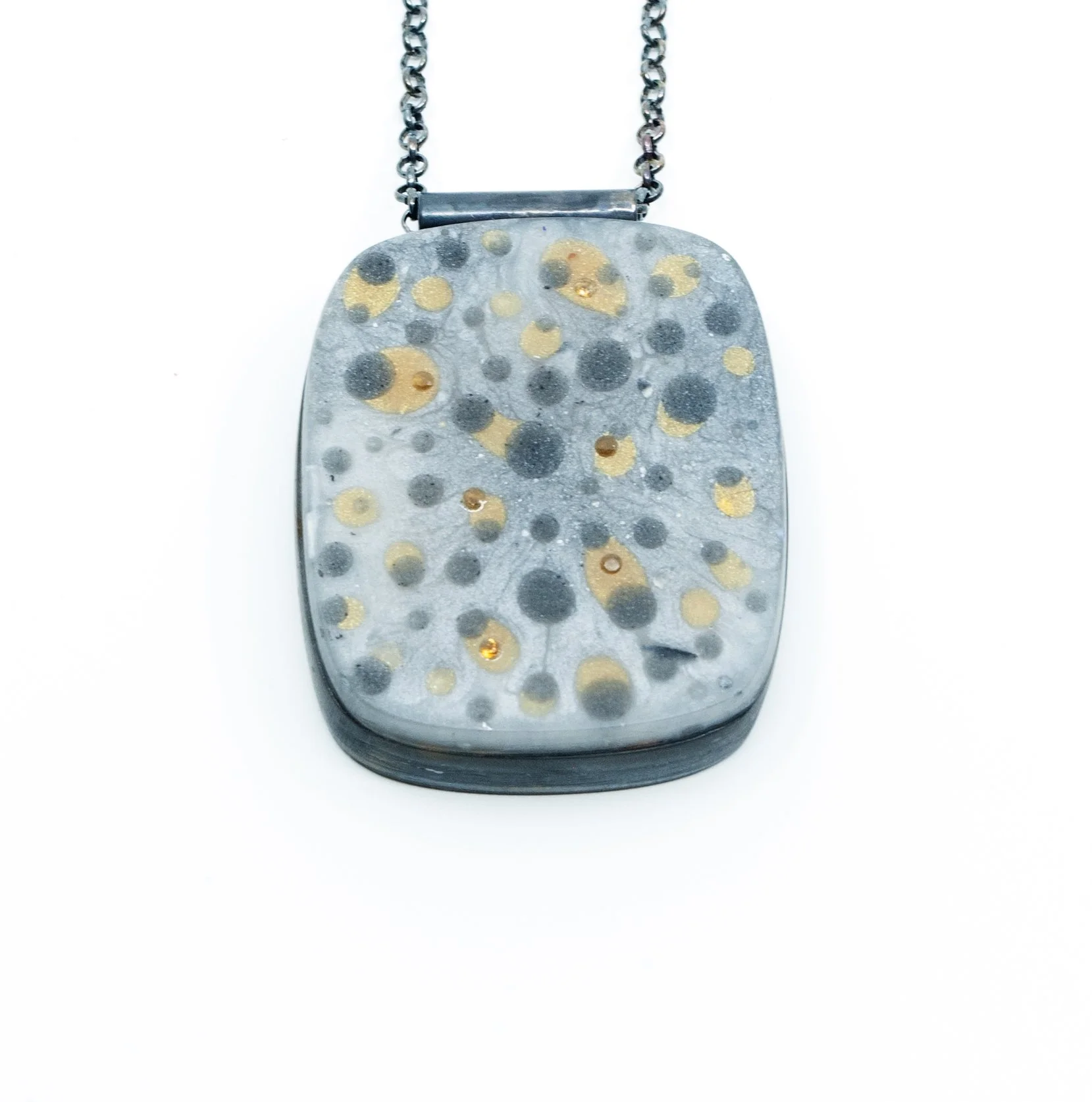 *RESIN_large_frame_pendant5.jpg