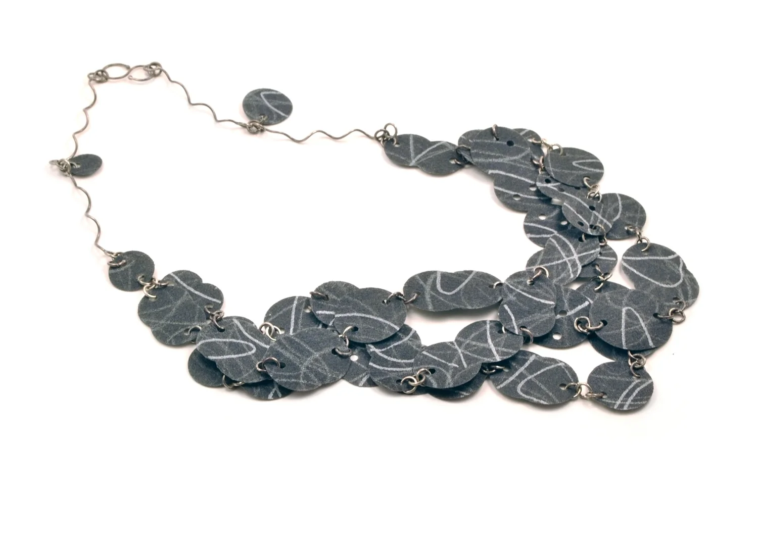 Flat Paper Necklace - black and white