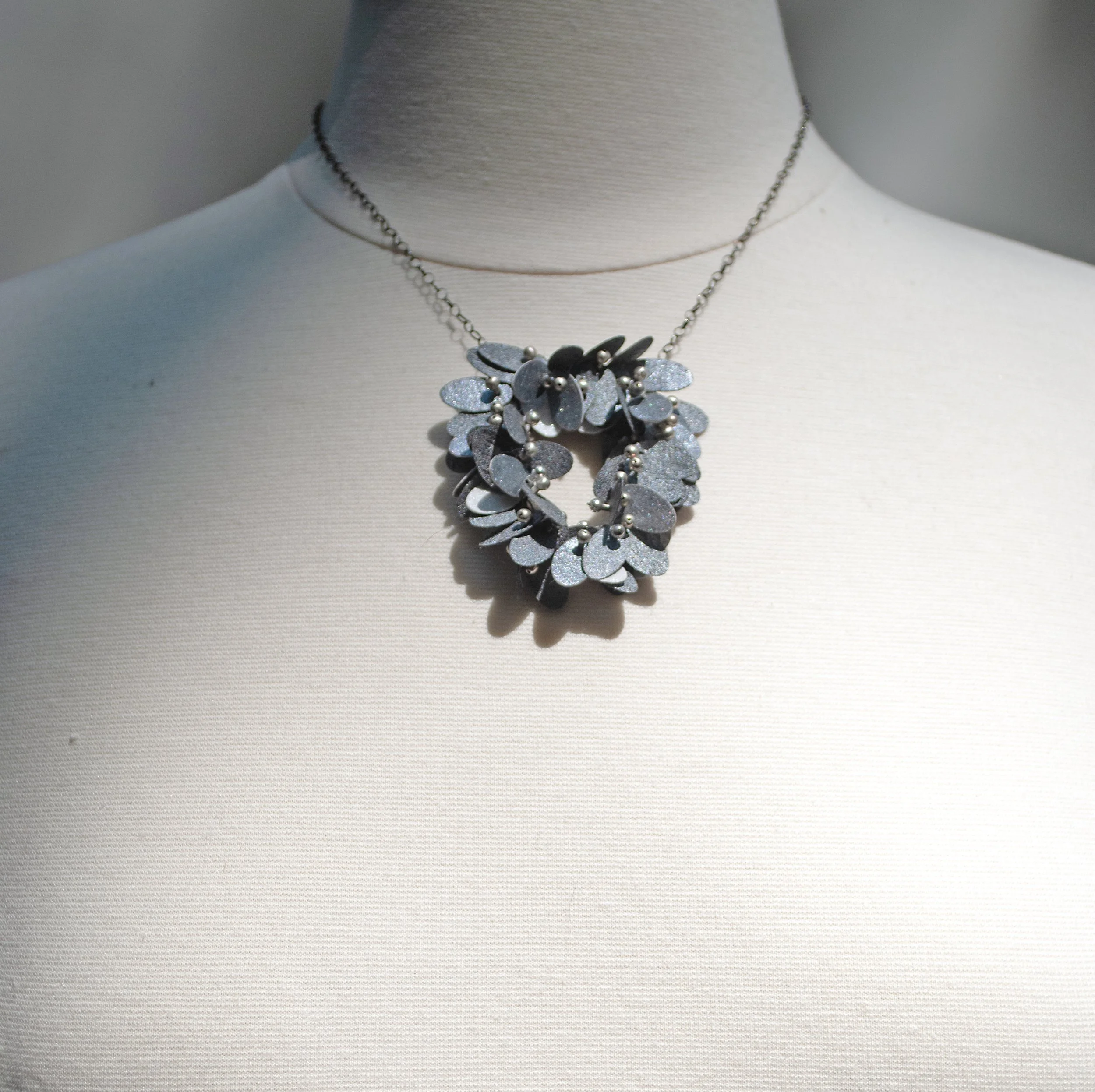 PAPER_necklace_polypetal_silvergrey.jpg